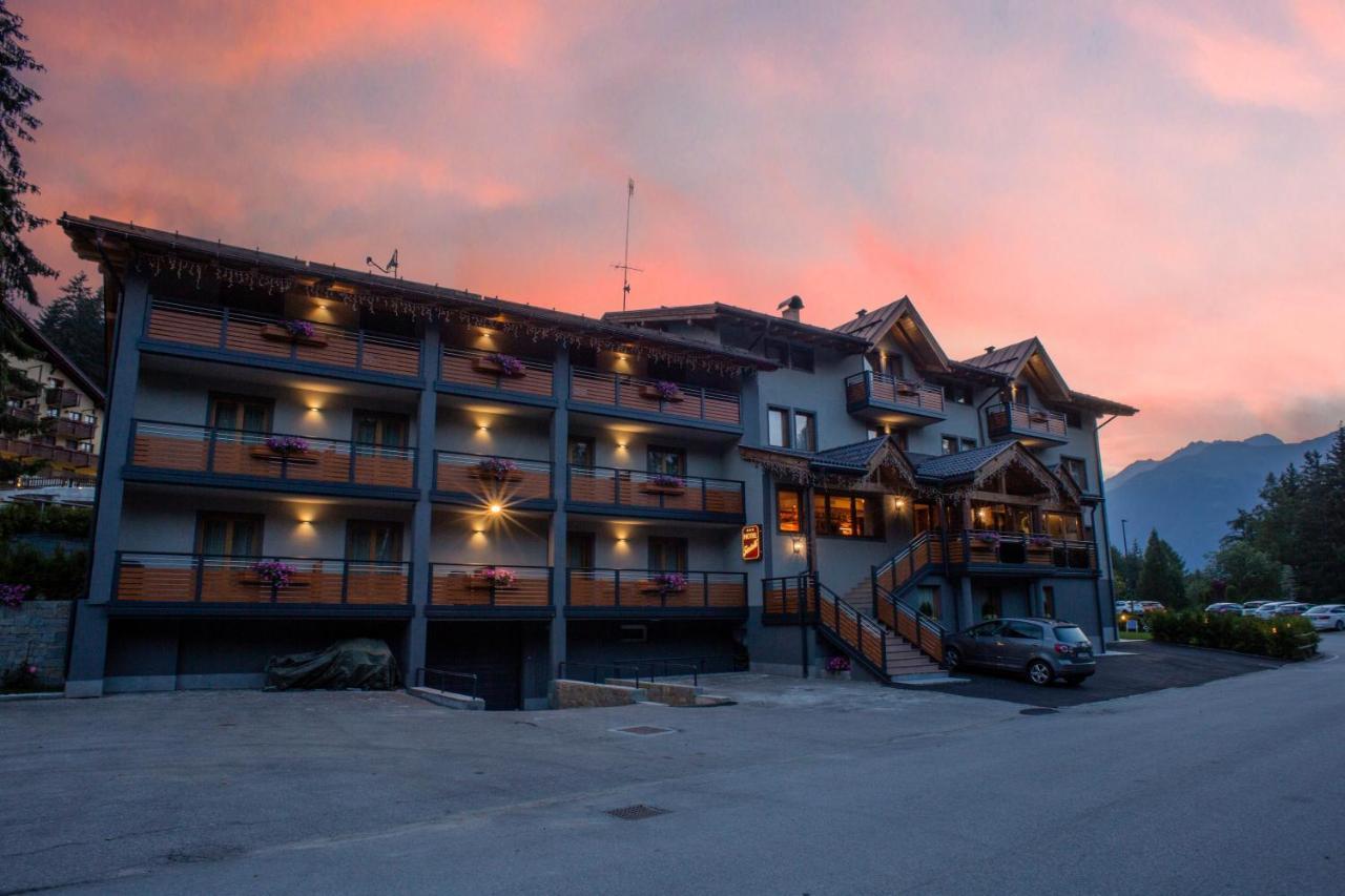 Hotel Fantelli โฟลการีดา ภายนอก รูปภาพ