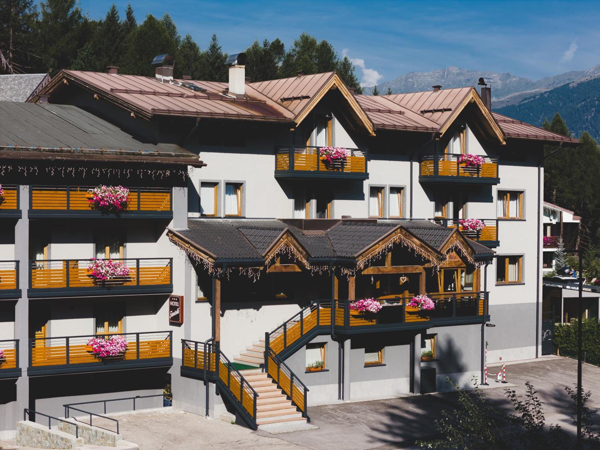 Hotel Fantelli โฟลการีดา ภายนอก รูปภาพ